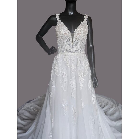 NWOT Ivory A-Line Wide Strap V-neck Plunge Wedding Gown - Mori Lee - Picture 4 of 13